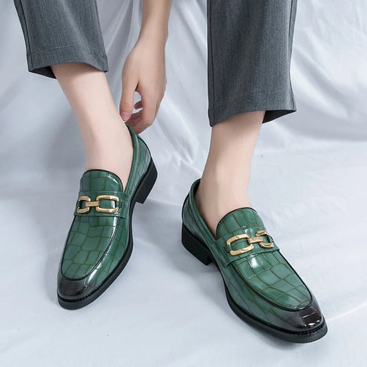 46 plus-size Metal Pressed Floral Loafers 2024 new merchant leather shoes men's casual pressed plaid leather pointy