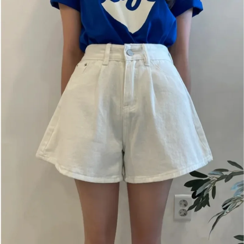 2024 New High Waist Washed Women's Denim Wide Leg Shorts Summer Buttons Casual Female Blue Jeans Trouses Pockets