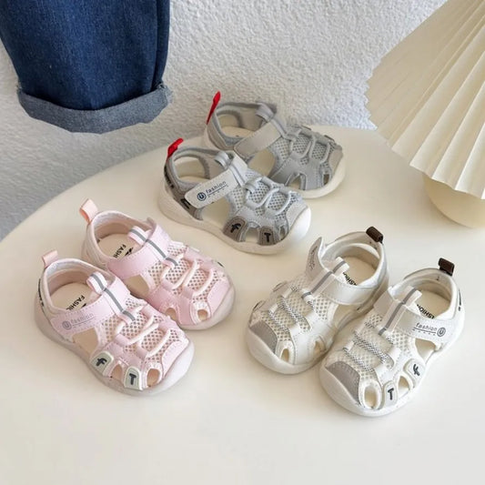 2026 Summer New Style Boys' and Girls' Sandals, with mesh design, providing dry and breathable comfort and anti-slip soles.
