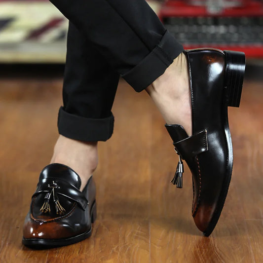 Fashion men's hair stylist pointed shoes British casual bright face retro small leather shoes nightclub fringe fashion shoes