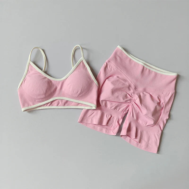 2PCS Yoga Suit Seamless with Chest Pad Tight Sports Bras and High Waist Shorts Outside Wear Running Exercise Fitness Yoga Set