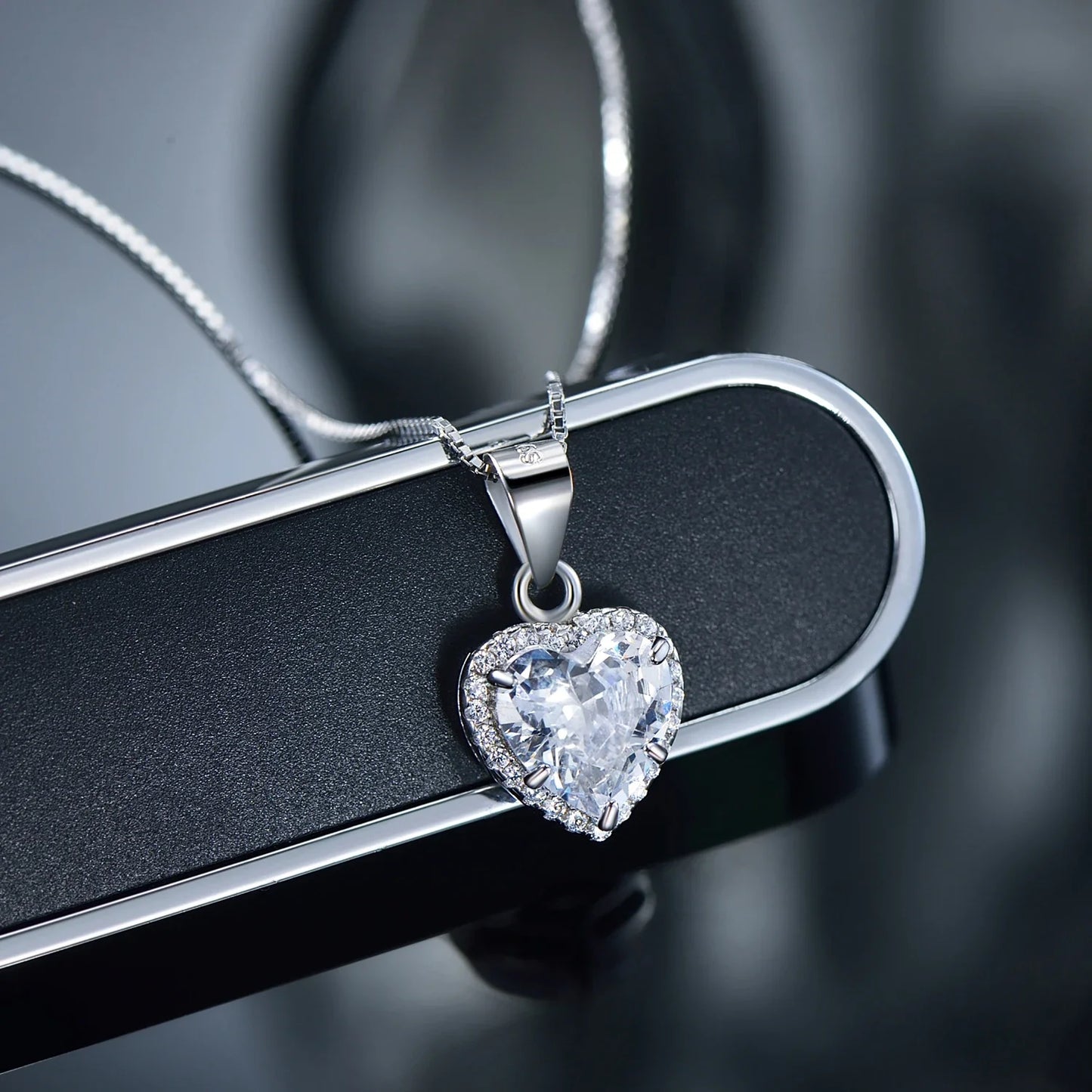 2020 New Design 925 Sterling Silver Heart pendant Fashion Heart Clear Zirconia Classic Wedding Chain Jewelry For Women