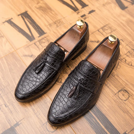 New pointed Business shoes Comfortable soft Leather footwear Men Outdoor non slip Loafers Moccasins Casual light Flats Zapatos