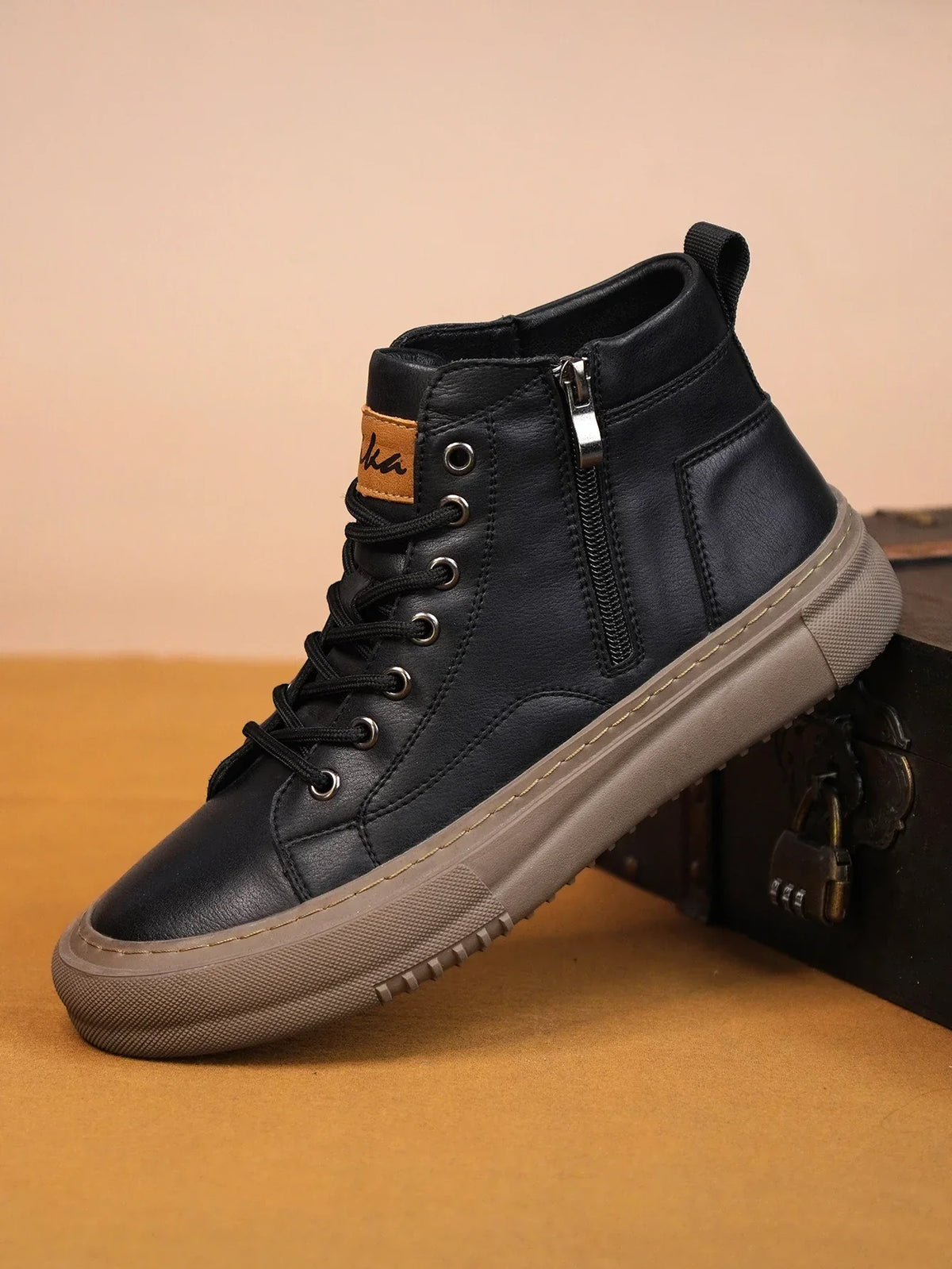 Men's Spring and Autumn Style White Sneakers, New Trendy Versatile High-Top Sneakers, Summer Fashion Casual Men's Shoes, Breathable and Durable Sneakers