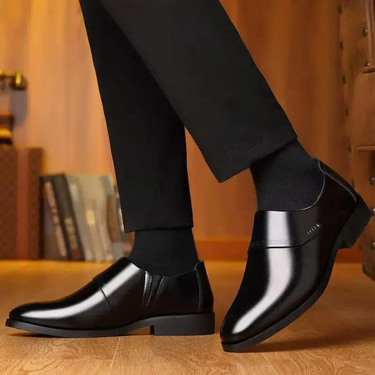 2026 New Men's Shoes Soft Leather Soft Sole Comfortable Fashion Business Casual Leather Shoes Black Footwear