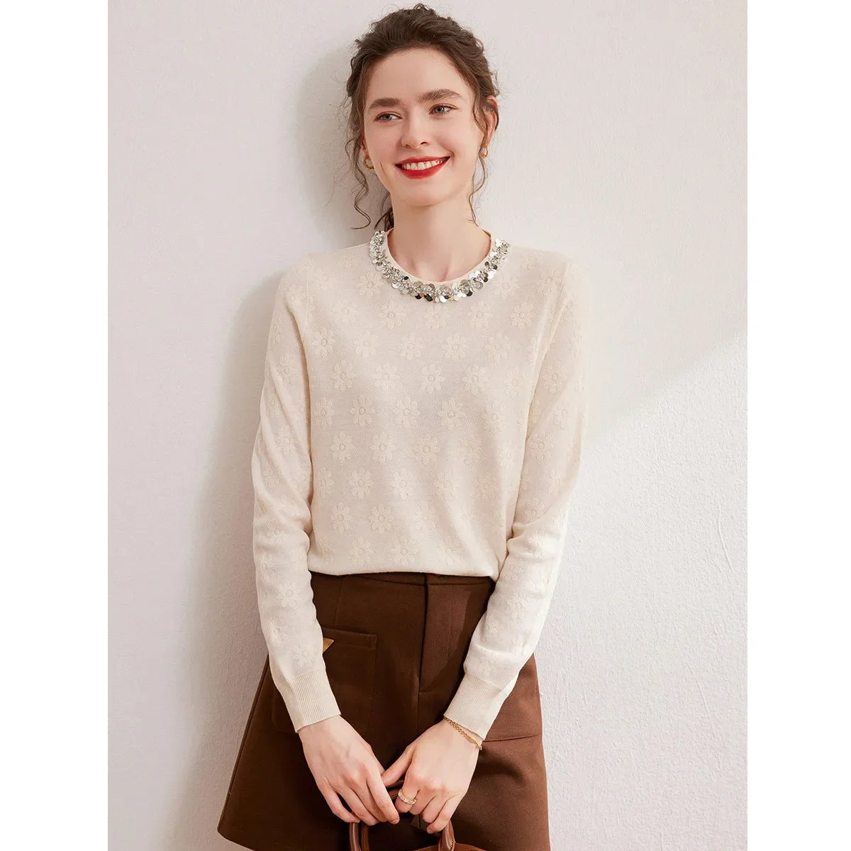 2024 Autumn Elegant Jacquard Fashion Glitter Bead Chain Decoration Round Neck Long Sleeve Women's Knitted Shirt