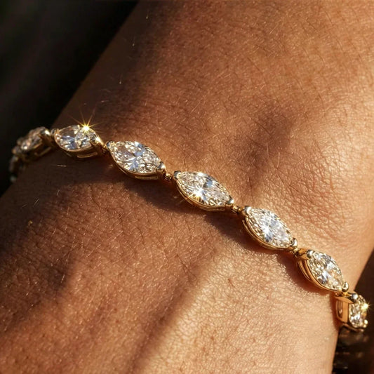 Bracelet de mariage pour femme en moissanite taille marquise de 0,3 carat, en argent 925, serti de diamants de laboratoire est-ouest.