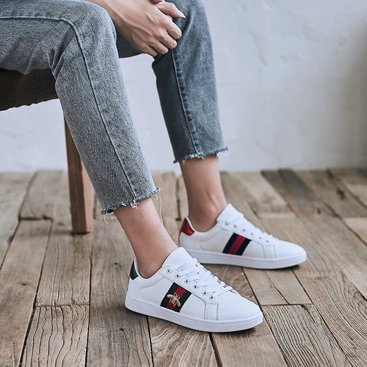 Original Brand Sneakers Men Bee Shoes High Quality Embroidery Men's Skateboard Shoes Comfortable Low Cut Women's Designer Shoes