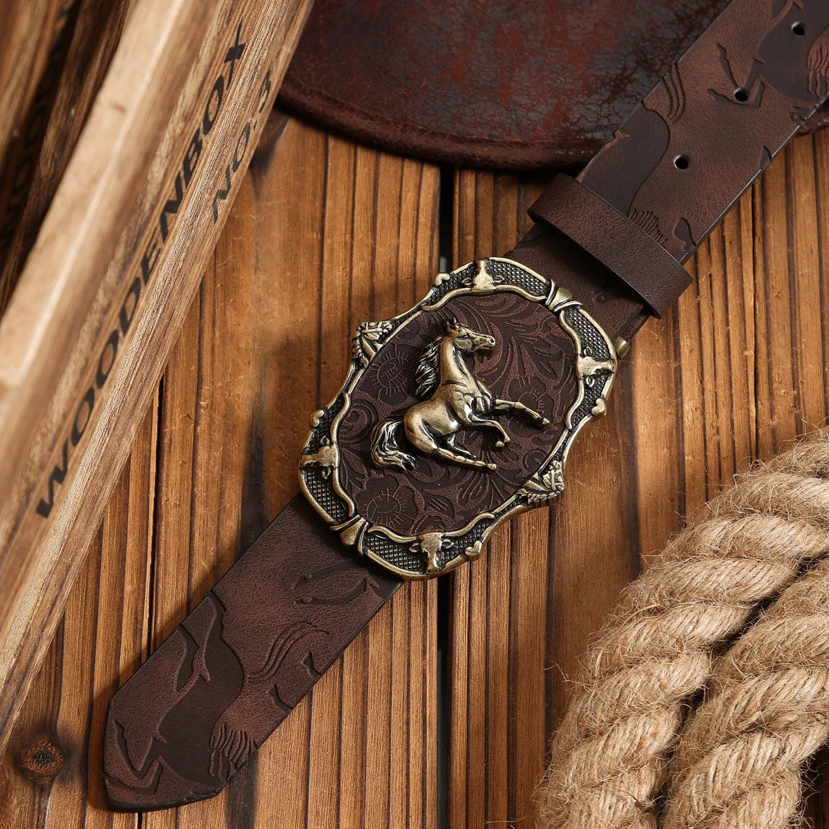 A PU Belt Suitable for Both Men and Women, Combining the Style of Western Denim and Retro, Is Perfect for Daily Casual Outings