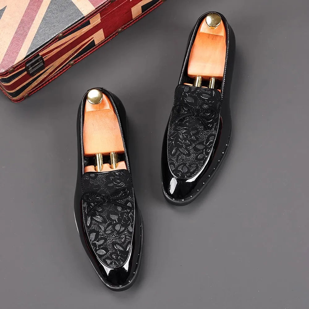 Black Carved Luxury Men Pu Leather Shoes Fashion Male Metal Bucckle Bow Knot Deocr Increased Loafers Business Casual Shoes