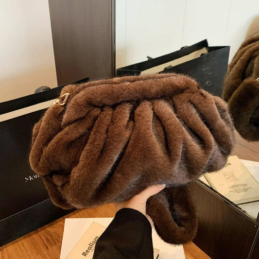 New Womens Shoulder Bag Fluffy Crossbody Bag Vintage Faux Fur Cloud Purse for Autumn Winter Commuting Simplified Storage Bags