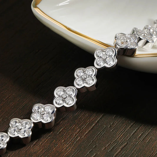 Bracelet de tennis en moissanite D VVS1 2mm certifié GRA en argent sterling 925 avec trèfle à quatre feuilles pour femmes