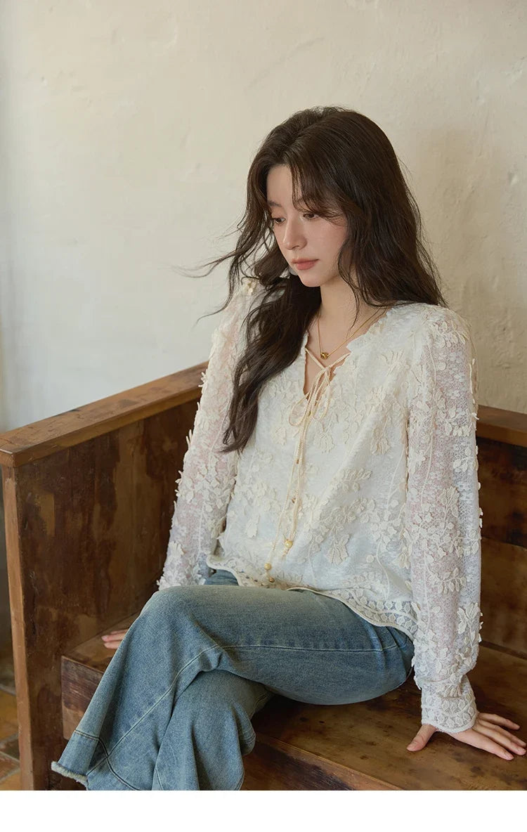 Apricot Lace Jacquard Embroidered Shirt 2025 Autumn Black Fungus Edge Lace-up Vintage Commuter Top Office Lady MXE41X1927