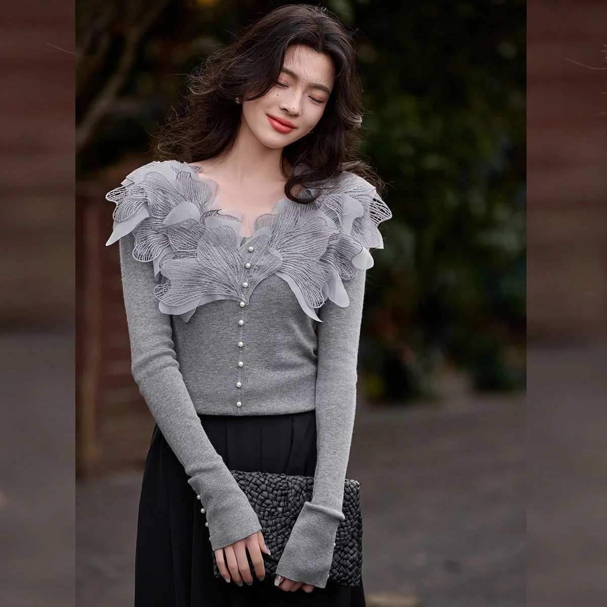 Fashionable Novel Patchwork Top 2025 Spring Elegant Floral V-Neck Decorative Pullover Long-Sleeve Women's Knitwear