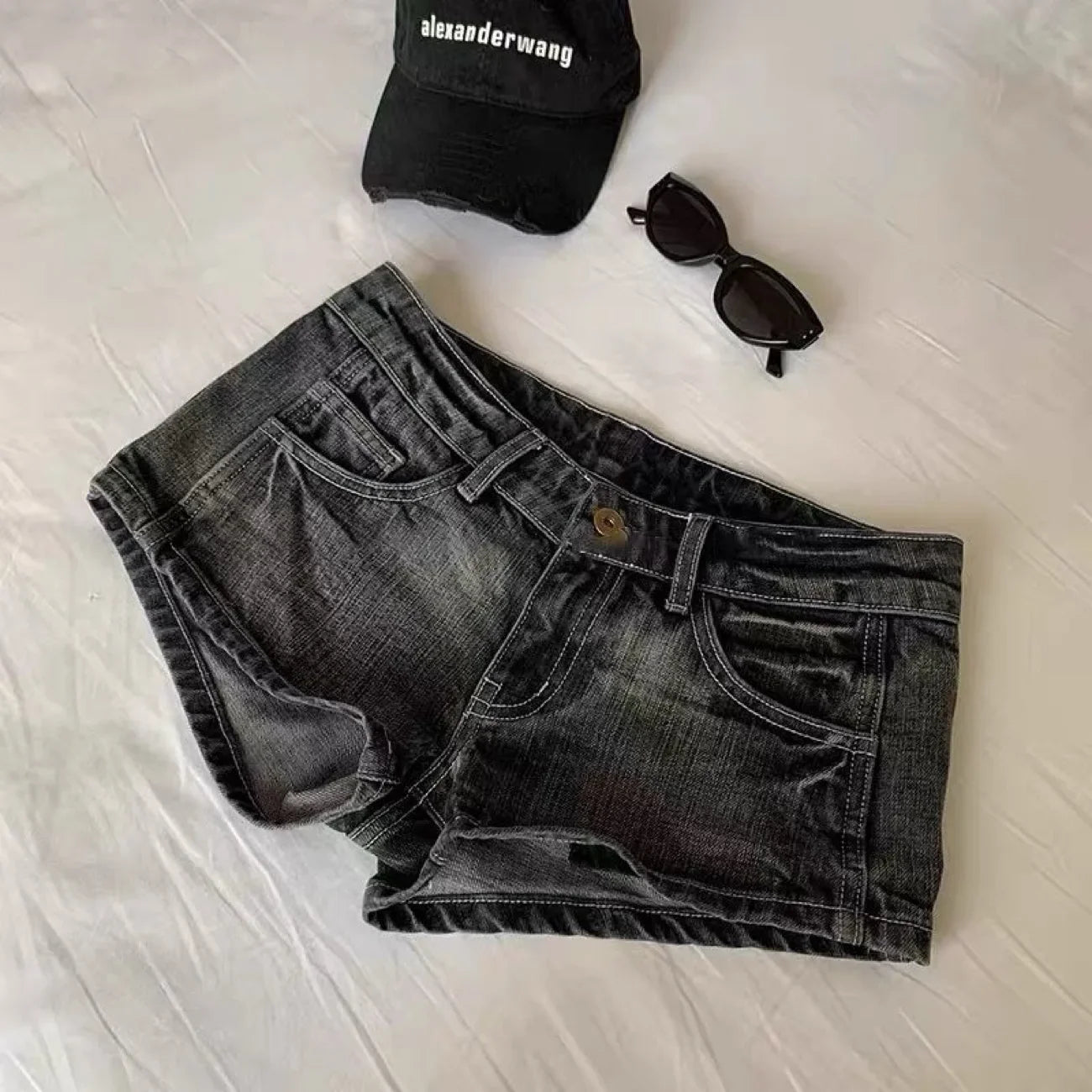 2026 New Gothic Retro Blue Washed Shorts Women's Harajuku Pocket Low Waist Shorts Sexy Hot Girl Denim Shorts