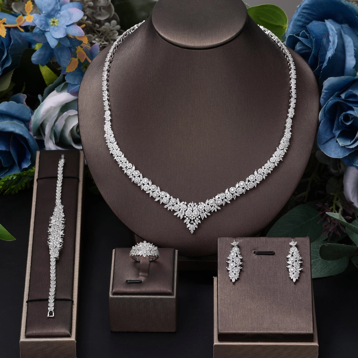 Luxury Bridal Jewelry Set Women's Exquisite Necklace Set Bridal Crown Ball Romantic Wedding Dress Accessories