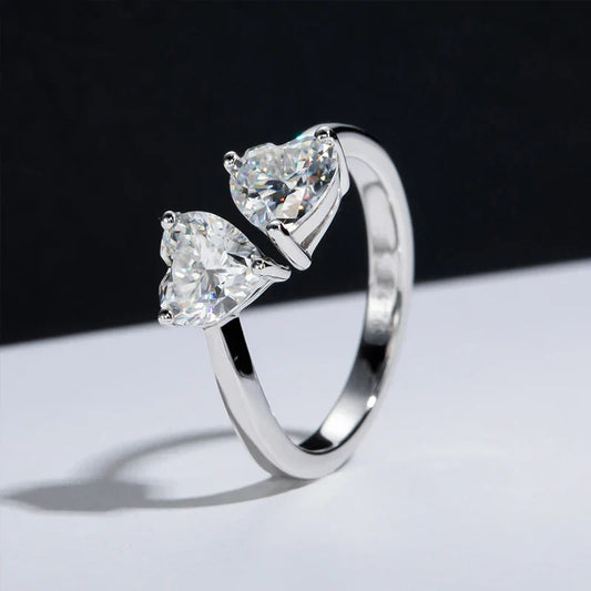 925 silver heart-shaped 2 carat moissanite adjustable ring is fashionable and simple, suitable for daily life and wedding
