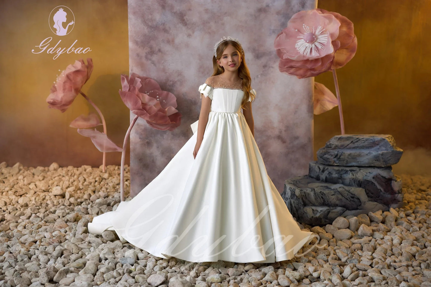 Elegant Satin Flower Girl Dress For Wedding Beaded Short Sleeves Puffy With Bow Kids Birthday Party First Communion Ball Gown