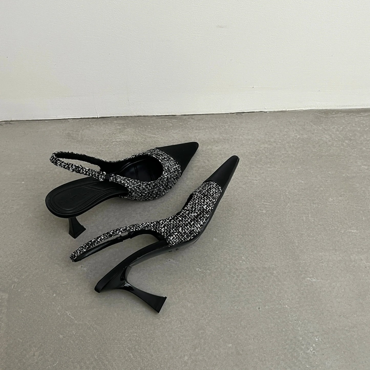 New style pointed-toe fashionable high-heeled shoes for women with thin heels open-back, shallow-cut and suitable foroutdoorwear