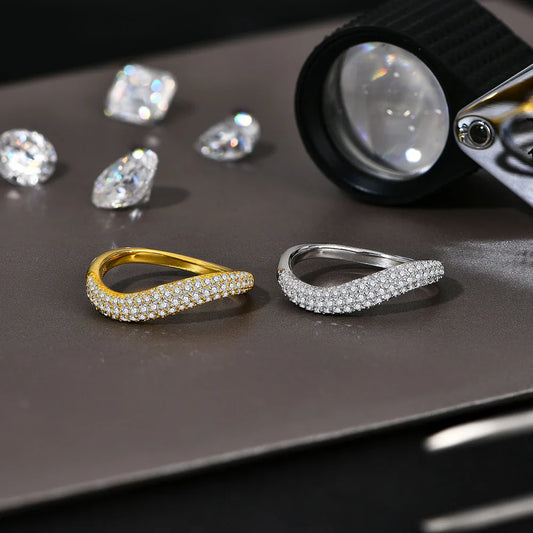 Bague pour femme en moissanite pétillante couleur D, diamant de laboratoire VVS1, alliance ondulée en argent sterling S925, empilable, cadeau de mariage