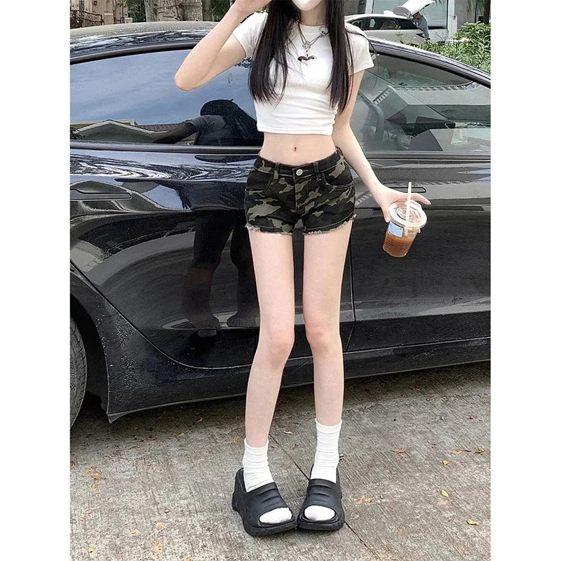 2025 Summer Girls Skinny Sexy Hot Denim Shorts Female Retro Designer Mini Pants Lady Chic High Waisted Camouflage Short Jeans
