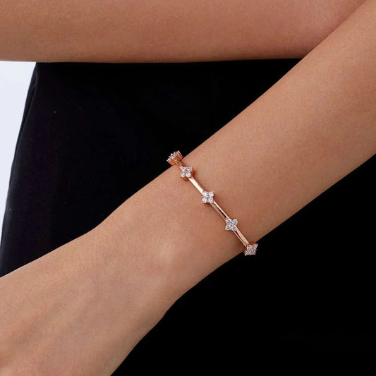 Bracelet jonc Trèfle entièrement serti de moissanite et de diamants avec certificat, en argent sterling 925, bracelets fleur porte-bonheur pour femmes, cadeaux de joaillerie fine