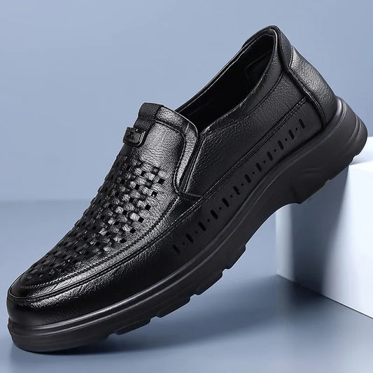 Summer New Designer Hallow Leather Shoes Man Breathable Soft Sole Business Casual Shoes Male Fashion Loafers Shoes for Man