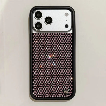 جراب هاتف جديد بتصميم ألماسي من Wildflower مرصع باللؤلؤ لهاتف iPhone 17 Pro Max 16 Plus 17 Air 12 13 14 15 16 غطاء 3D WF بنقاط البولكا الكرتونية