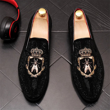 NEW Pointed Toe Embroidery Rhinestone Flats Shoes For Men Male Wedding Dress Prom Homecoming Shoes Zapatos Hombre Vestir