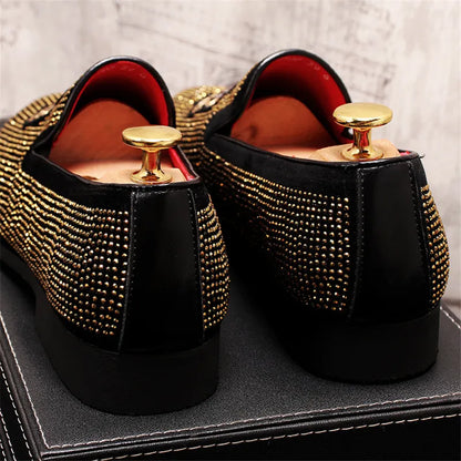 NEW Pointed Toe Embroidery Rhinestone Flats Shoes For Men Male Wedding Dress Prom Homecoming Shoes Zapatos Hombre Vestir