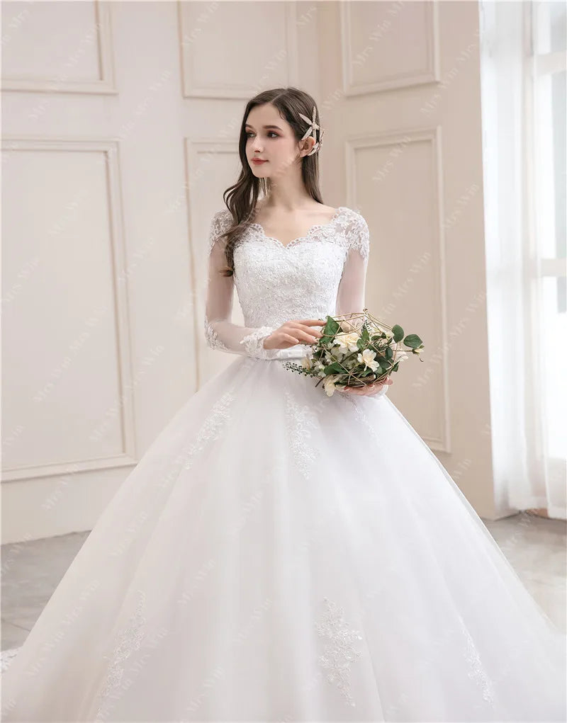 Best Selling 2024 Long Sleeve V Neck Lace Wedding Dress 2026 Vintage Bride Bridal Ball Gown Modest Wedding Dresses  Customized