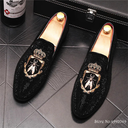 NEW Pointed Toe Embroidery Rhinestone Flats Shoes For Men Male Wedding Dress Prom Homecoming Shoes Zapatos Hombre Vestir