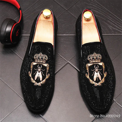 NEW Pointed Toe Embroidery Rhinestone Flats Shoes For Men Male Wedding Dress Prom Homecoming Shoes Zapatos Hombre Vestir