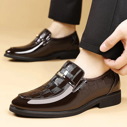 Spring New Men's Business Formal Leather Shoes Solid Color Fashion Casual Shoes Male British Pointed Toe Dress Shoe Man