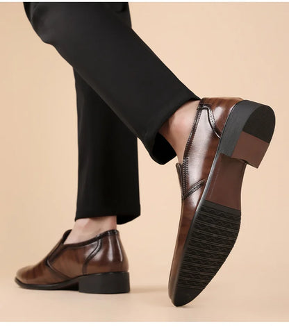 Spring Autumn New Designer Dress Shoes for Men Solid Color Fashion Formal Business Casual Leather Shoes Male
