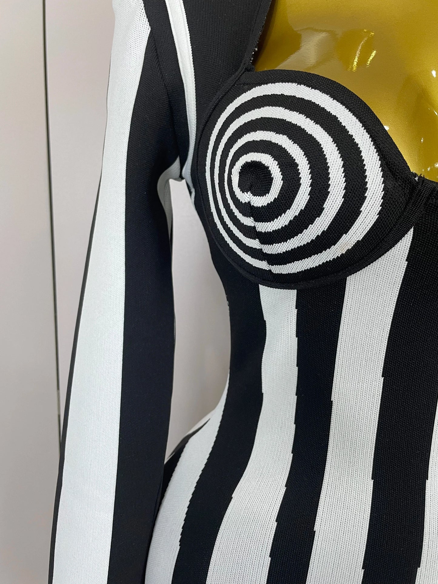 2025 Luxury Sexy Long Sleeve Stripe Black White Mini Bandage Dress Women Knitted Celebrity Elegant Evening Club Birthday Dresses