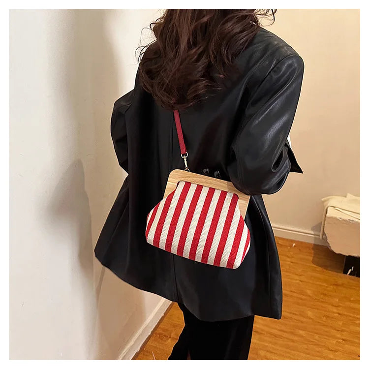 Fashion Striped Wooden Clip Shell Women Shoulder Bags Elegant Crossbody Bags Clutch Purses for Party 2026