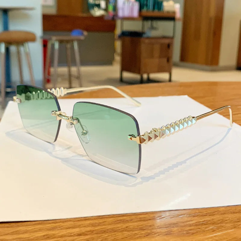 2025 Ins New Square Rimless Sunglasses Women Men Fashion Metal Rivet Legs Sun Glasses Ladies Luxury Sunshade Gafas De Sol UV400