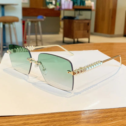 2025 Ins New Square Rimless Sunglasses Women Men Fashion Metal Rivet Legs Sun Glasses Ladies Luxury Sunshade Gafas De Sol UV400