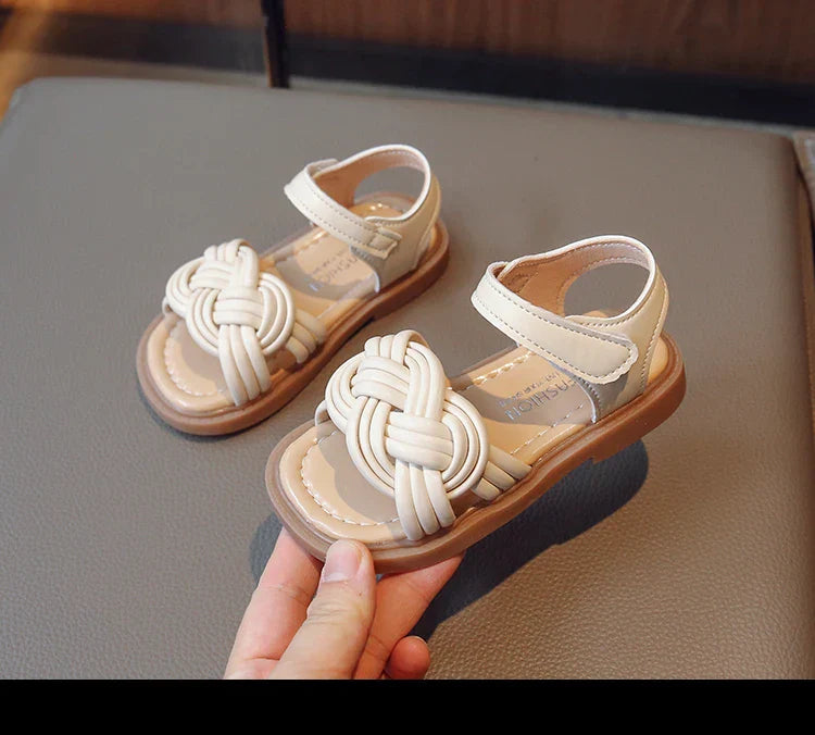 Children Fashion Girls Sandals Casual Weave Breatheable 2023 New Summer Beach Shoes Princess Flats Hook & Loop Chic Kids Korean