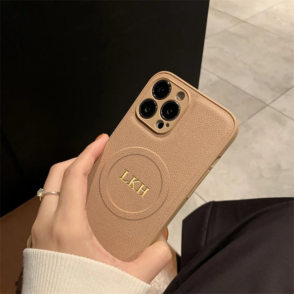 جراب مخصص لهاتف iPhone17 Pro Max 16 15 14 13 12، أحرف أولى مخصصة، شحن لاسلكي MagSafe، غطاء جلدي