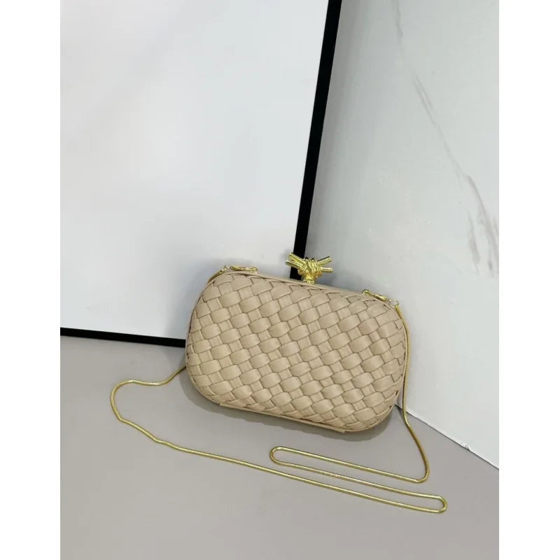 Elegant Box Shaped Dinner Clutch Crossbody Bag for Women Fashionable Chain Strap Handbag Retro Style Leather Handbag