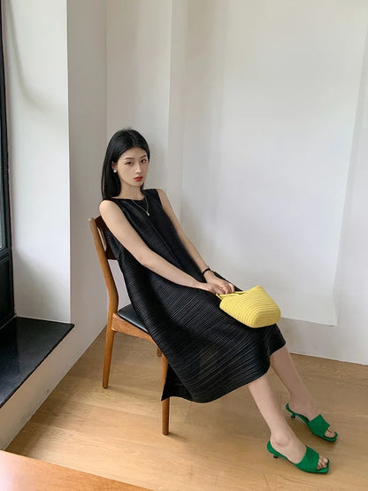 Miyake Pleated Women's Dresses Loose Plus Size High Quality Sense of Elegance Sleeveless Mid-length Skirt 2025 Spring New