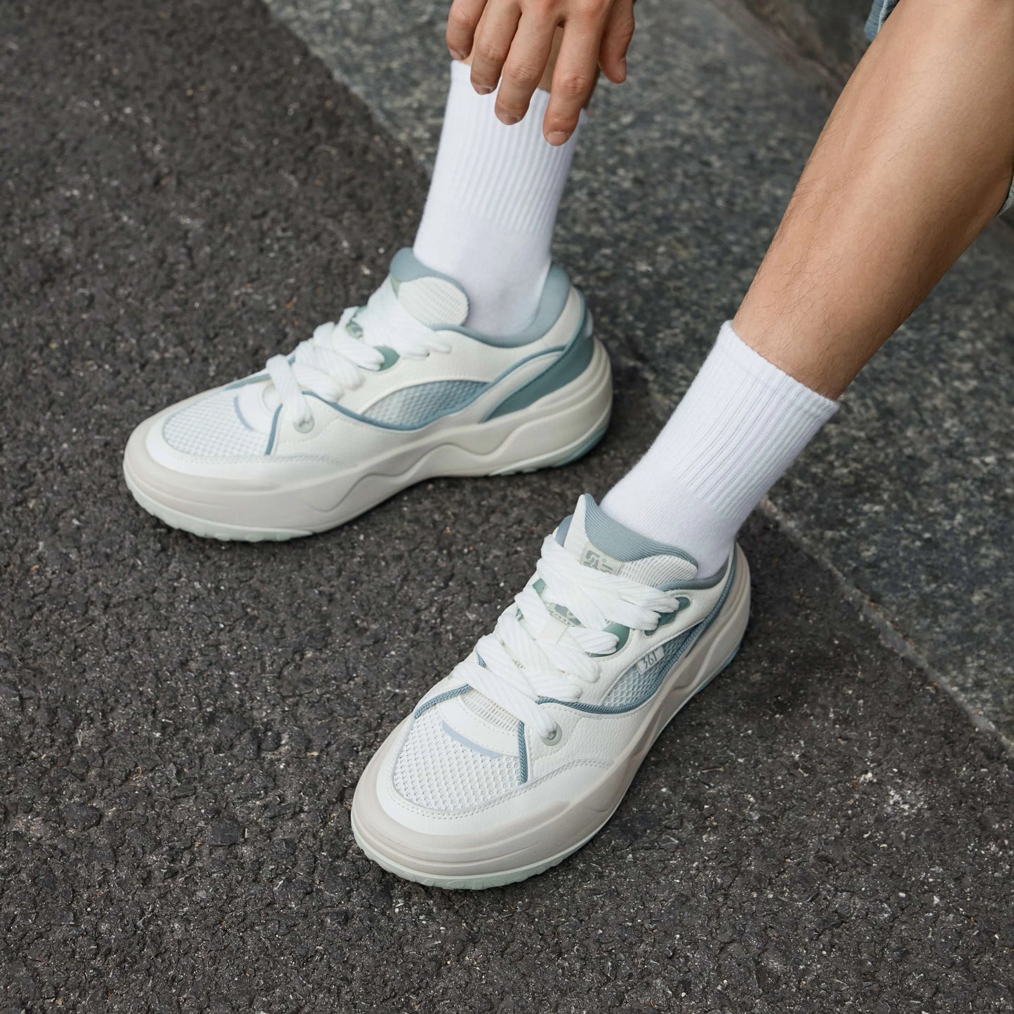 Men board Shoes Balanced Breathable Mesh Lightweight Cushioning Jogging Comfort Male Sneakers 672616615