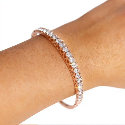 Jonc rond orné de cristaux de qualité supérieure pour femme, en laiton plaqué or rose 18 carats