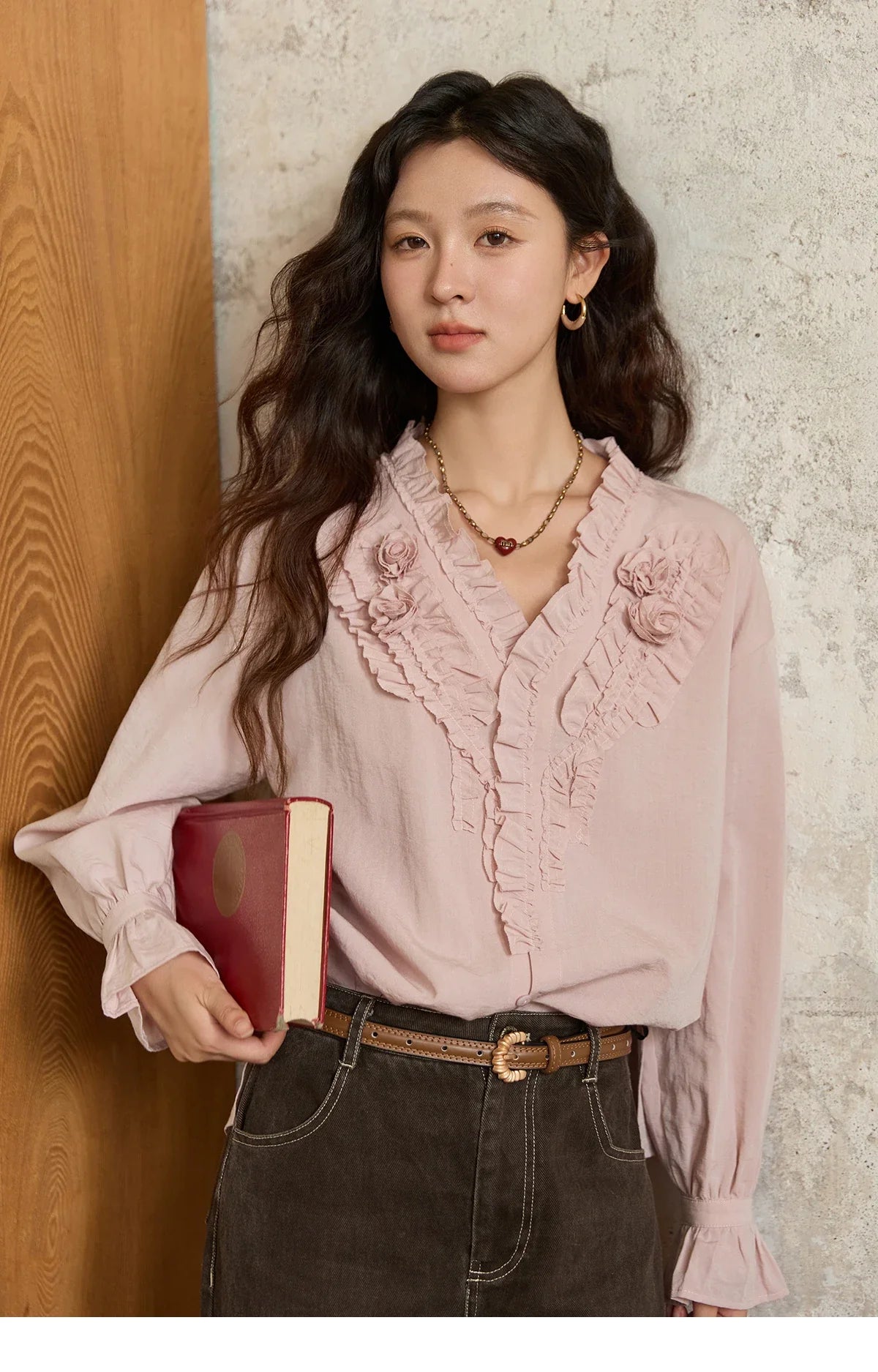 Hand Sewn Rose Blouse for Women Autumn 2025 V-neck  Edible Tree Fungus Edge Tops Sweet Lantern Sleeves Blouses MXE44X2470