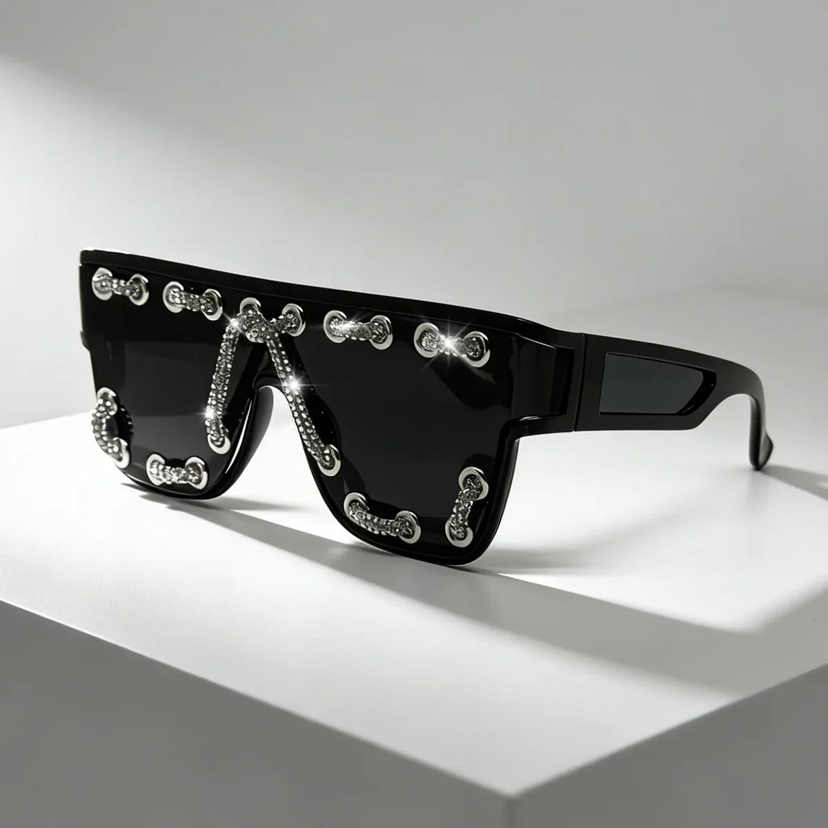 Y2K Oversized Square Sunglasses for Women Men Bling Rhinestone Decor Streewear Punk Statement Eyewear Trendy Fashion Shades