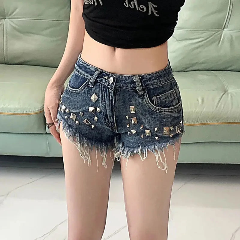 Sexy Mini Women's Denim Shorts American Retro Y2K Rivet Decorate Skinny Short Jeans Female Korean Low-Waisted Streetwear Shorts