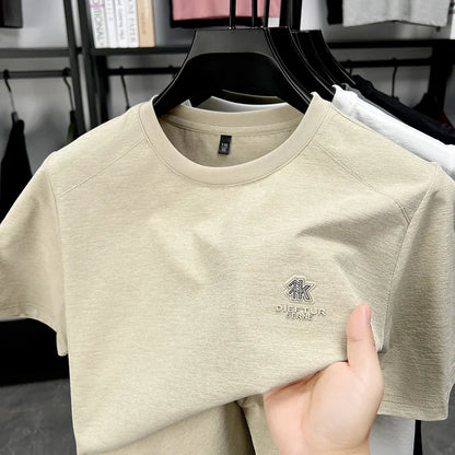 2026 New Men's Korean Style Fashion Badge Short Sleeved Sleeve Round Neck T-shirt Casual and Comfortable Summer Versatile Top
