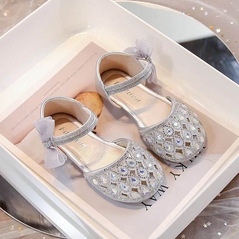 Girls Sandals Shiny Crystal Ins Trendy 2025 Summer New Kids Princess Shoes Mesh Lace Bows Girls Dance Shoes Elegant Hollowed-out